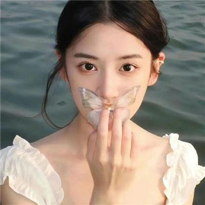 巴黎电幻世代 海报